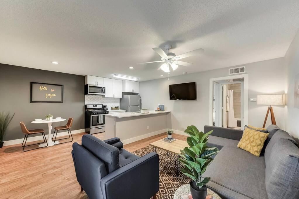 Hello Gorgeous Flat Near Downtown! Appartamento Dallas