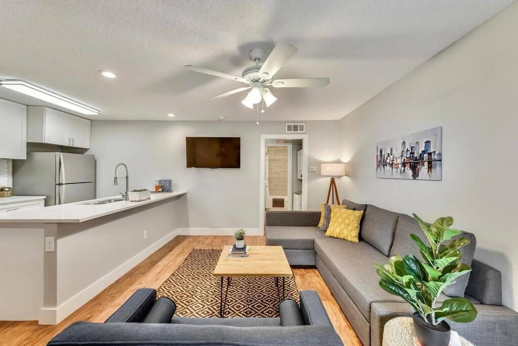 Hello Gorgeous Flat Near Downtown! Appartamento